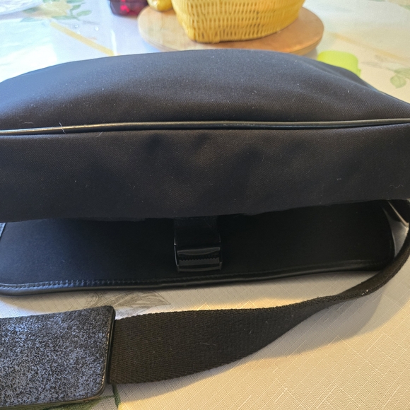 Coach Black Leatherware Men's Bag - Picture 12 of 16